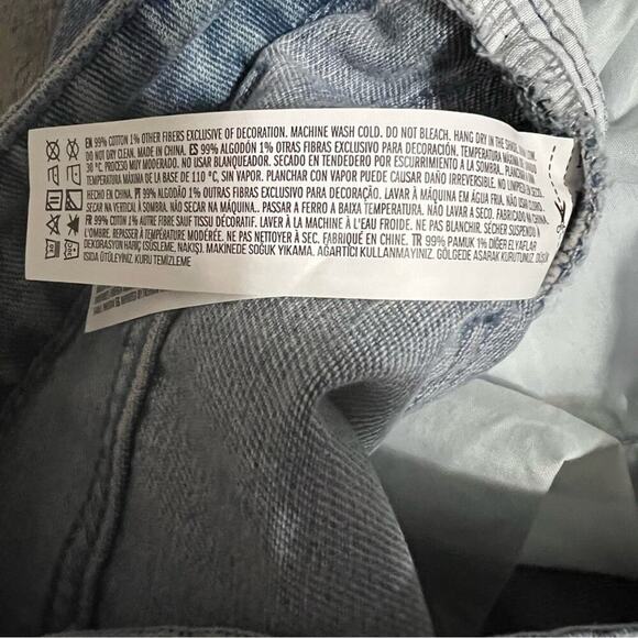 Forever 21 Blue Wide Leg Embroidered Strawberry Bow Jeans Size Large - Picture 16 of 16